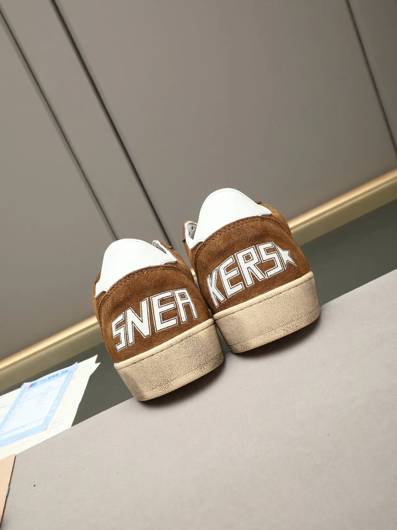 Golden Goose Ball Star حذاء سنيكر براون بارش ستار أبيض لايف ستايل 3