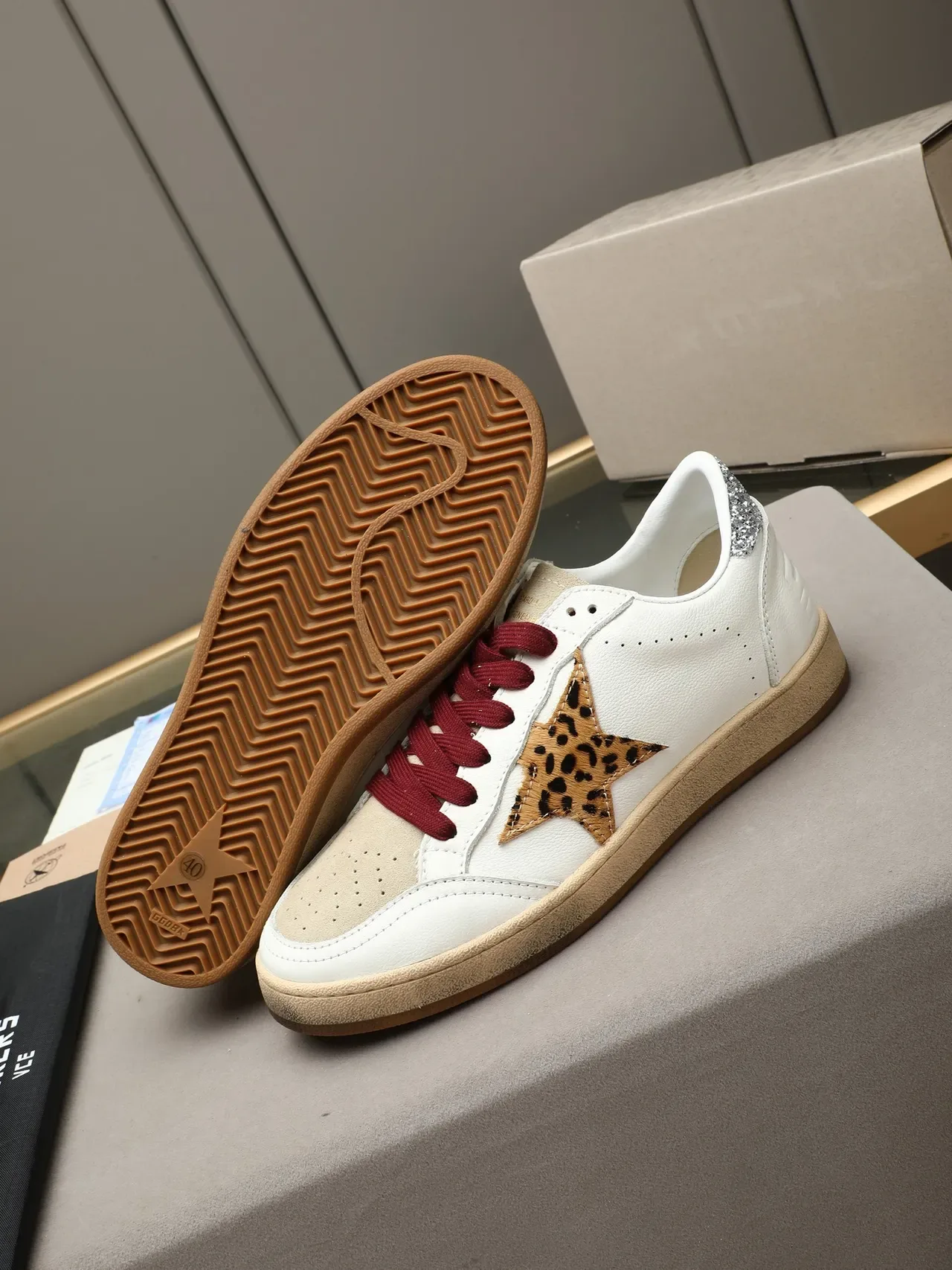 Sneakers lifestyle Golden Goose Ball Star blanc Leopard Star 4
