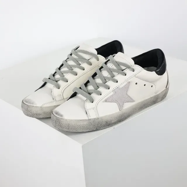 Golden Goose Superstar ডিস্ট্রেসড সাদা চামড়ার লাইফস্টাইল স্নিকার 2