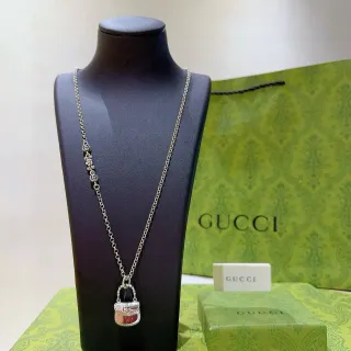 Gucci Pendentif Mini Sac à Main Chaîne Argentée Rose Bambou