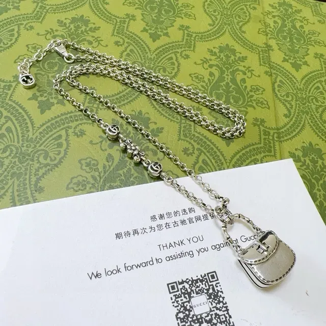 Gucci Pendentif Mini Sac à Main Chaîne Argentée Rose Bambou 4