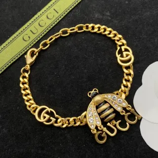 Gucci Pulsera con Motivo de Abeja Cristal y Esmalte Dorado