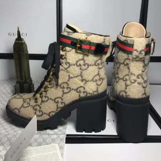 Gucci बेज काला GG Monogram ऊन वेब स्ट्राइप बकल स्ट्रैप एंक्ल बूट