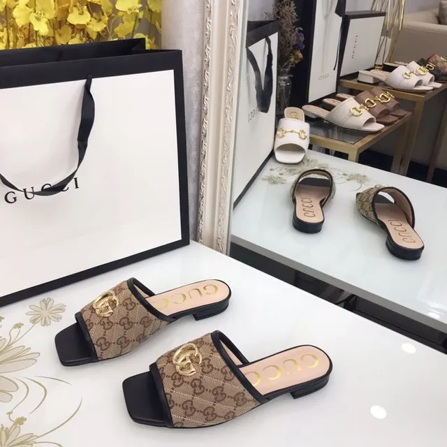 Gucci Beige Black Monogram Canvas Gold-Tone Double-G Hardware Slippers 7