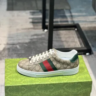 Gucci حذاء رياضي بيج أخضر مونوجرام كانفاس ويب سترايب لايف ستايل