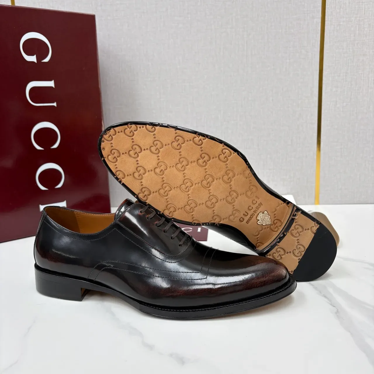 Gucci काले चमकदार कैप-टो ऑक्सफोर्ड जूते 2