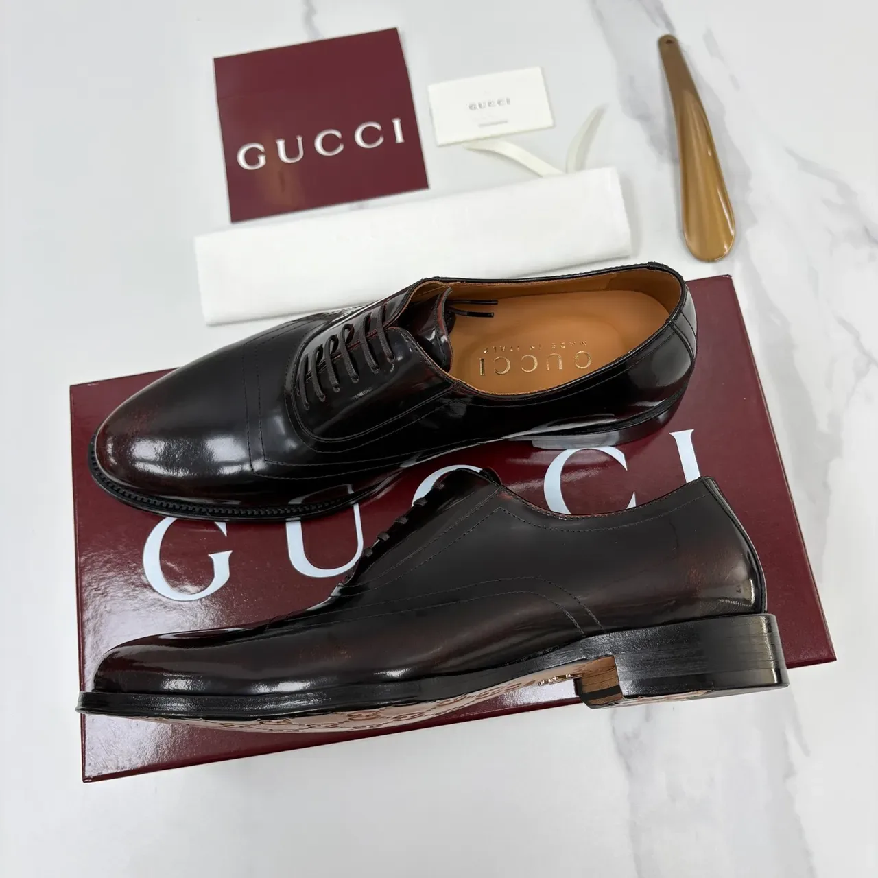 Gucci काले चमकदार कैप-टो ऑक्सफोर्ड जूते 4
