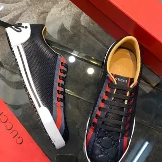Gucci Zapatillas Lifestyle Negro y Rojo Superior de Malla Perforada acolchada GG Motif