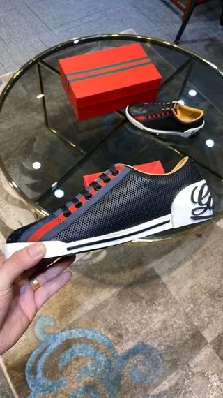 Gucci Chaussures lifestyle noir rouge tige en maille perforée matelassée GG Motif 4