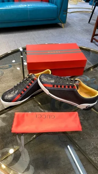 Gucci Chaussures lifestyle noir rouge tige en maille perforée matelassée GG Motif 9