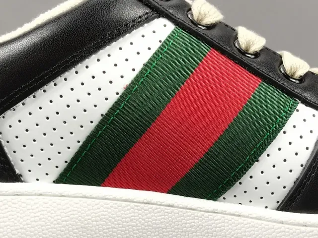 Gucci Preto e Branco Couro Perfurado Detalhe Listras Web Sneakers Lifestyle 9