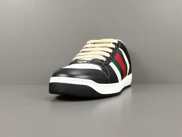 Gucci Preto e Branco Couro Perfurado Detalhe Listras Web Sneakers Lifestyle 11