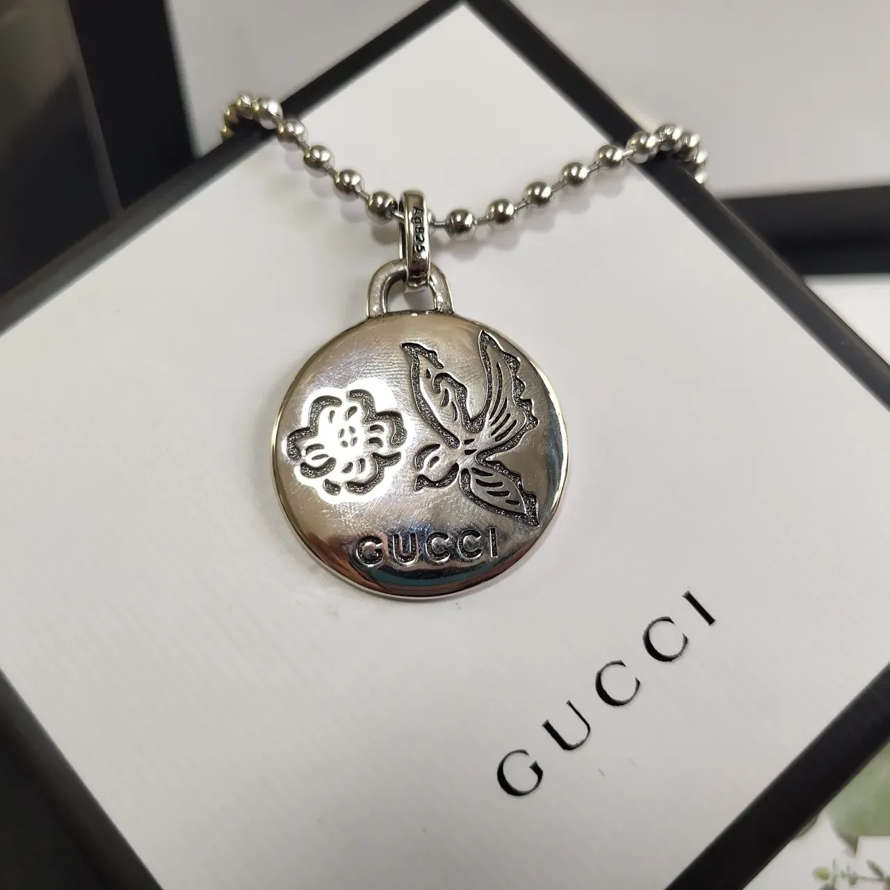 Gucci Blind for Love Silver Engraved Motifs Open Cuff Bangles Bracelet 4