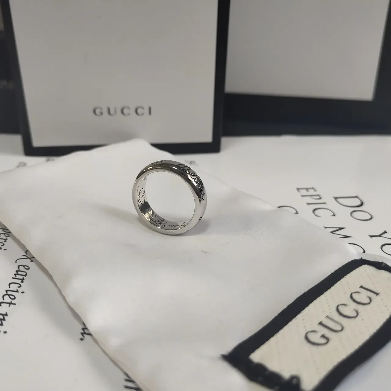 Gucci Blind for Love Silver Engraved Motifs Open Cuff Bangles Bracelet 9