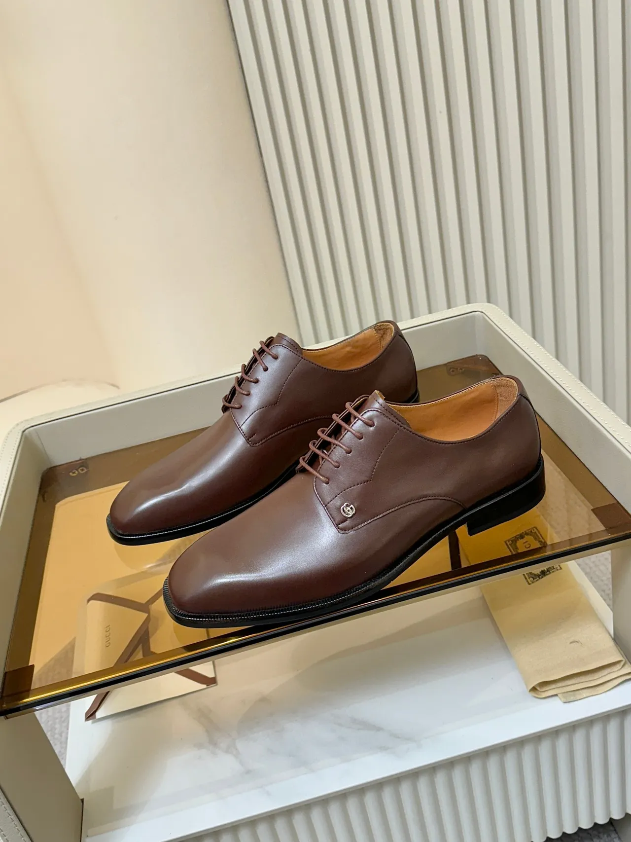 Gucci 棕黑色抛光皮革尖头牛津鞋 4