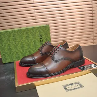 Gucci Chaussures Oxford à Embout Marron