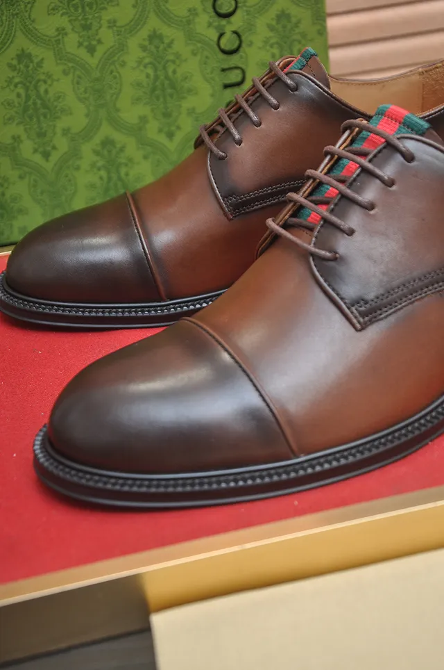 Gucci Sapatos Oxford com Ponta de Tapa Marrom 2