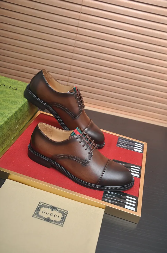 Gucci Sapatos Oxford com Ponta de Tapa Marrom 4