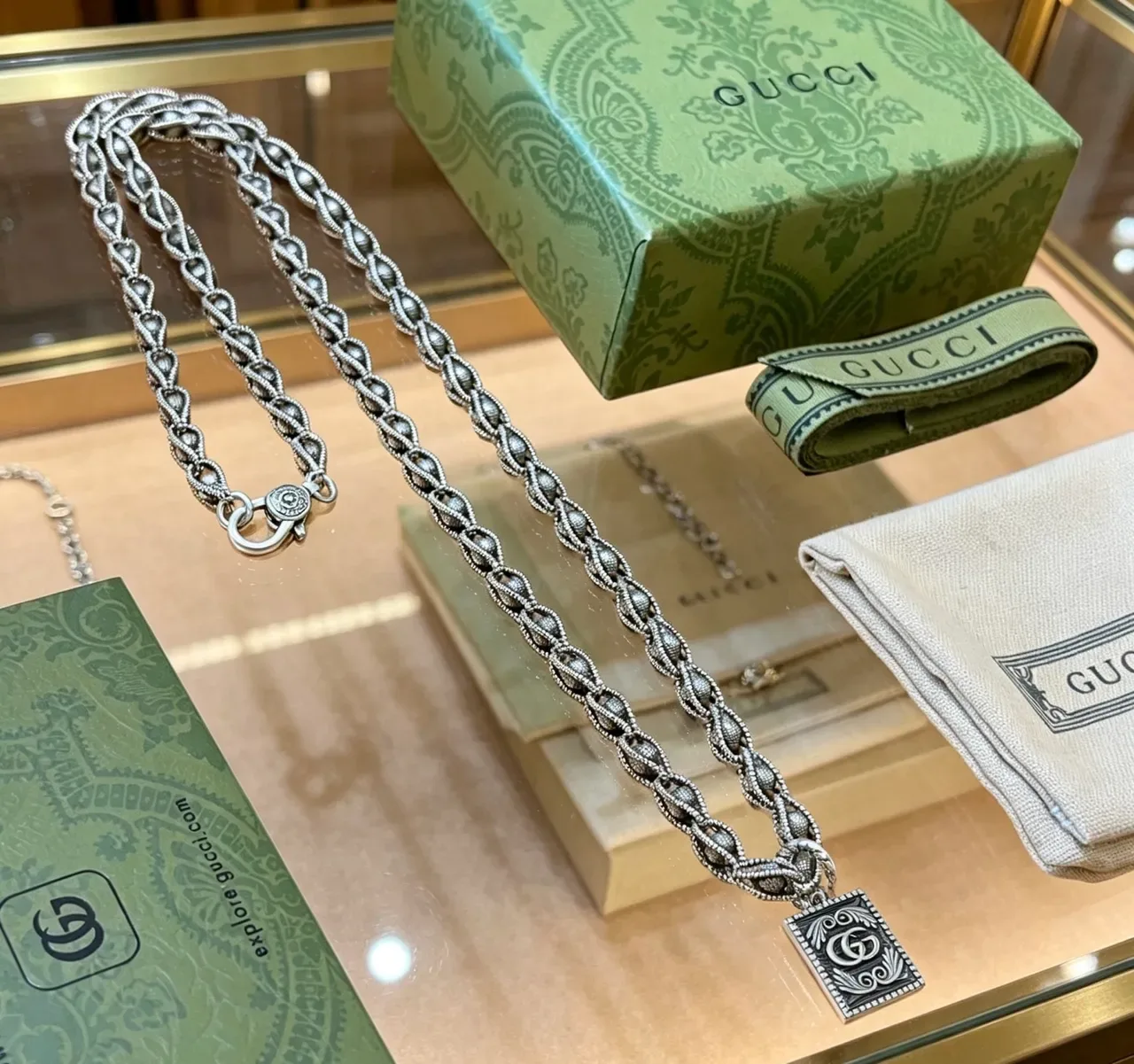 Gucci Dionysus Silver Twisted Rope-Link Chain Rectangular Engraved Pendant Necklace 5