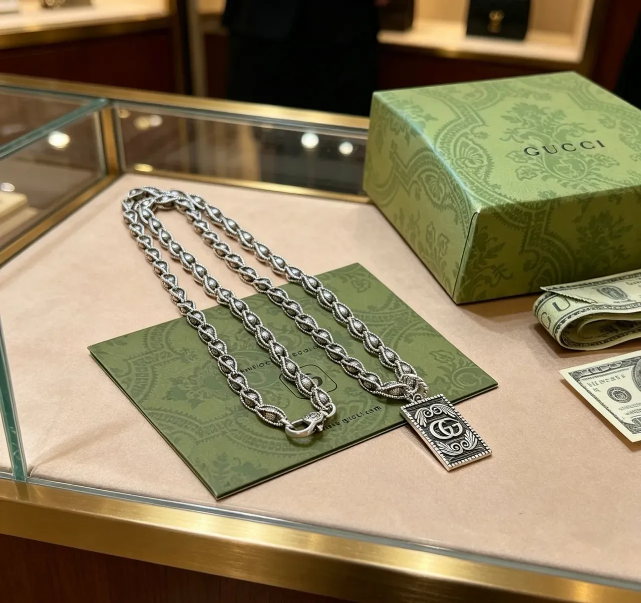 Gucci Dionysus Silver Twisted Rope-Link Chain Rectangular Engraved Pendant Necklace 6