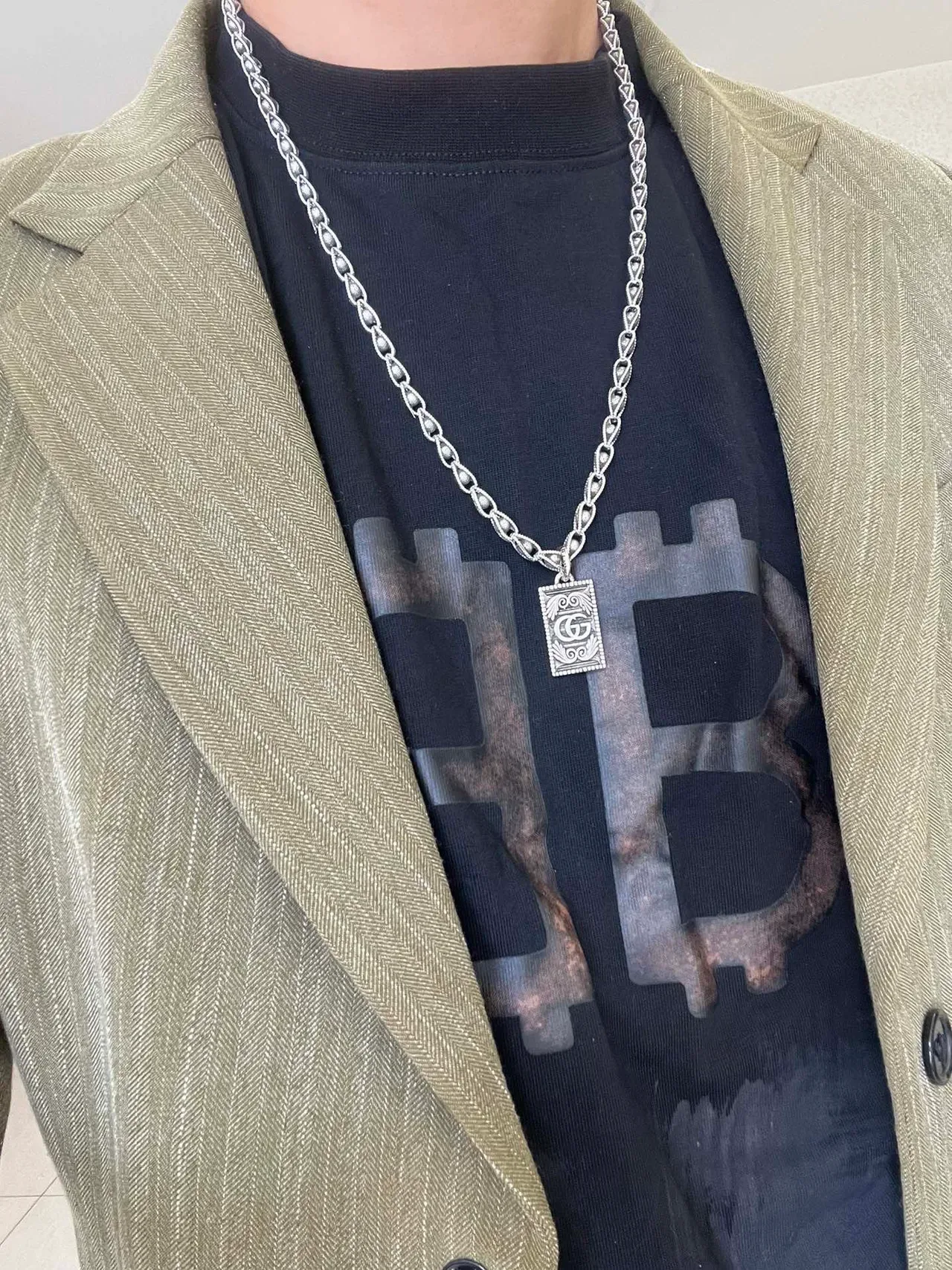 Gucci Dionysus Silver Twisted Rope-Link Chain Rectangular Engraved Pendant Necklace 7