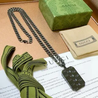 Gucci ডগ ট্যাগ পেন্ডেন্ট চাঁদি সবুজ ভারী কার্ব চেইন খোদাই GG নেকলেস