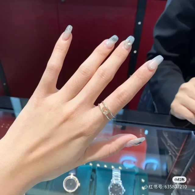 Gucci Double G 银白色抛光戒指 2