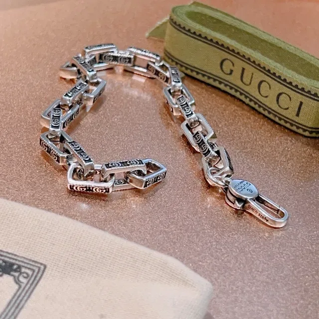 Gucci G-Link Engraved Interlocking G Silver-Tone Chain Bracelet 6
