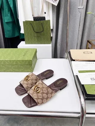 Gucci GG Marmont Beige et Marron Monogramme Toile Sandales à Glissière 2