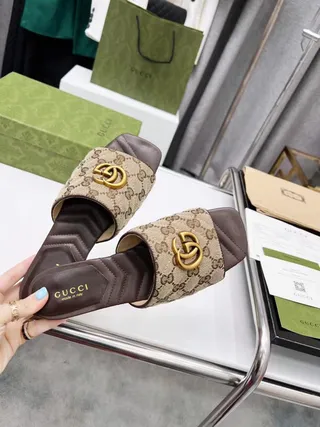 Gucci GG Marmont Beige et Marron Monogramme Toile Sandales à Glissière 9