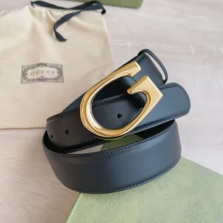 Gucci GG Marmont काला सोना Interlocking G बकल चिकना चमड़े की बेल्ट
