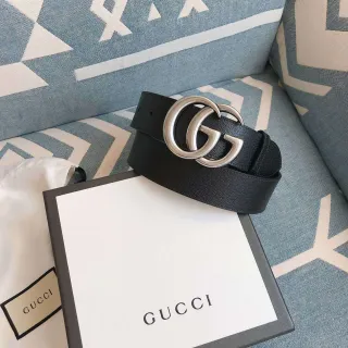 Gucci GG Marmont काला ग्रेन लेदर बेल्ट