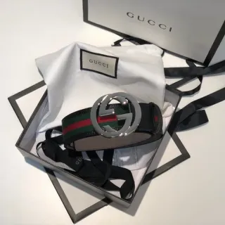 Gucci GG Marmont 黑色绿色 interlocking G 扣头 网纹条纹细节 皮革腰带