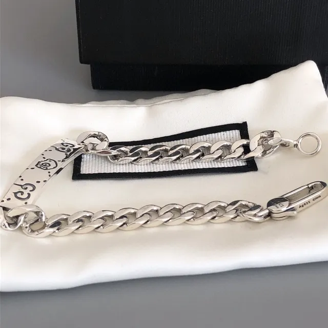 Gucci GG Marmont منحور سلسلة كيرب-لينك فضي سوار 2