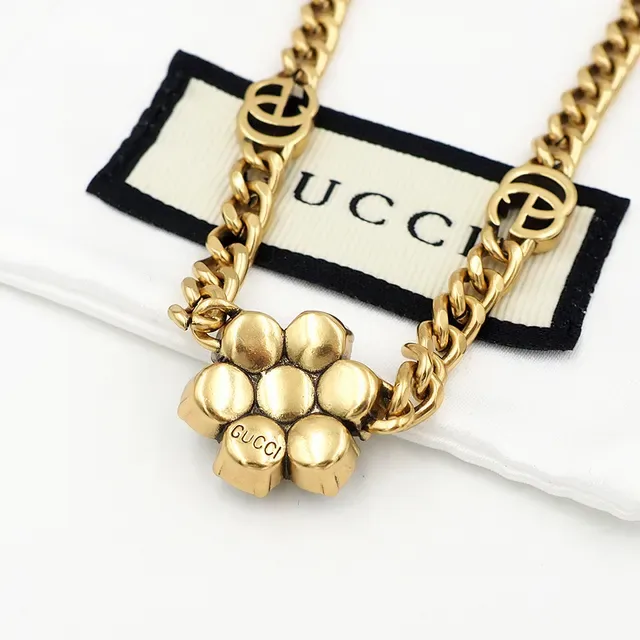 Colar Gucci GG Marmont Corrente Curb Dourada Branca Chunky com Links de Logo 4