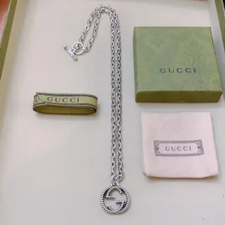 Gucci GG Marmont Interlocking G মণি পেন্ডেন্ট নেকলেস