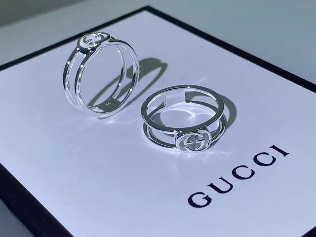 Gucci GG Marmont Interlocking G Bagues à double bande en argent 4