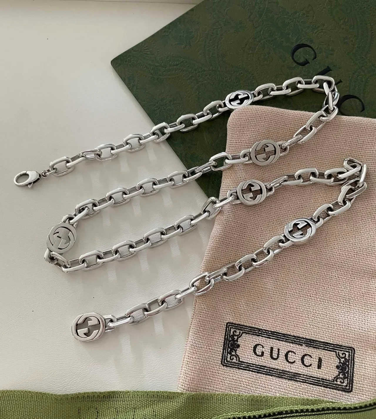 Gucci GG Marmont Silver Beige Chunky Link Chain Interlocking G Logo Medallions Necklace 2