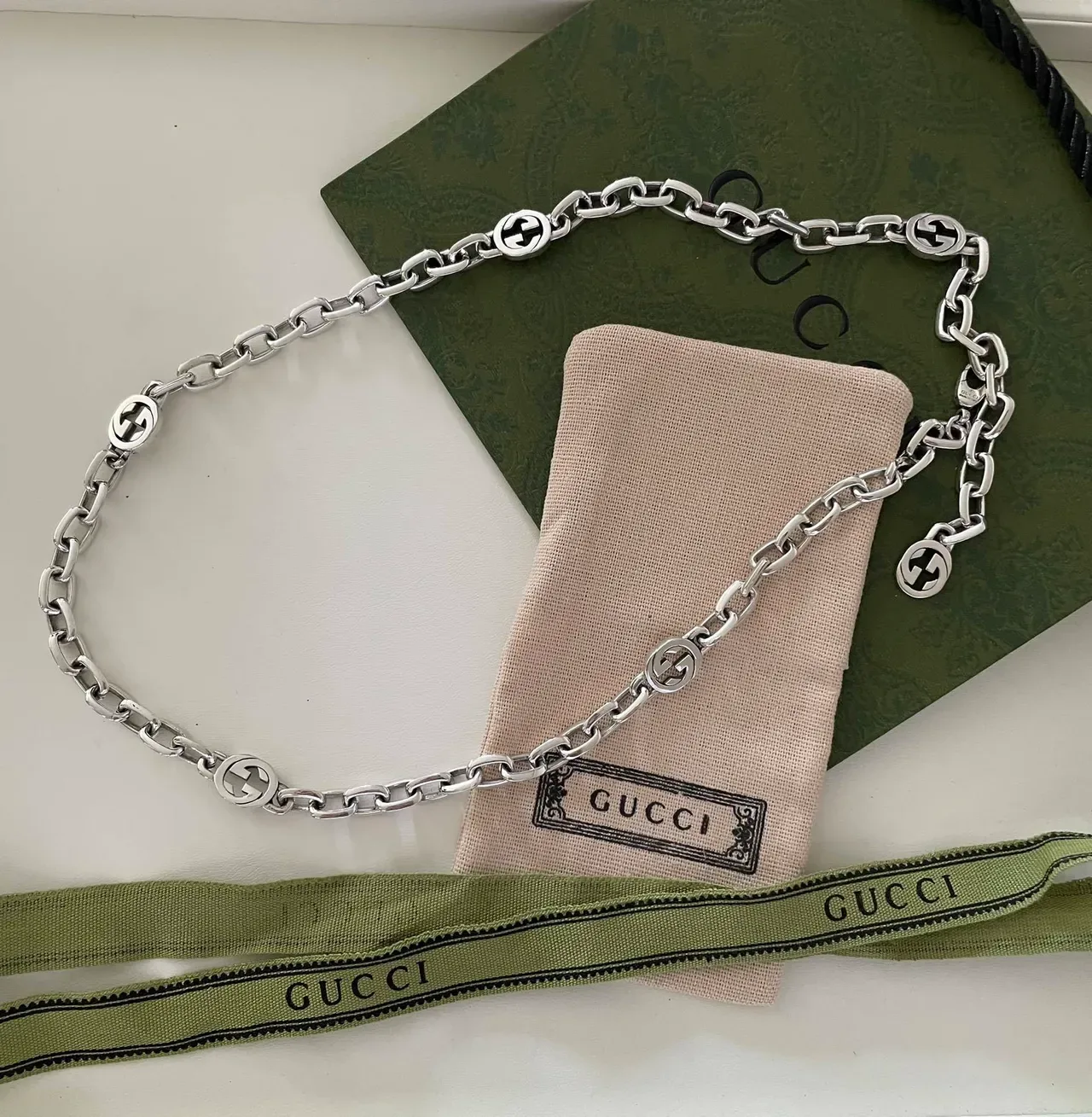 Gucci GG Marmont Silver Beige Chunky Link Chain Interlocking G Logo Medallions Necklace 3