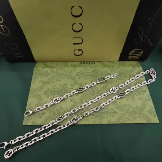 غوتشي GG Marmont فضي Interlocking G Logo Links برسليت معدني