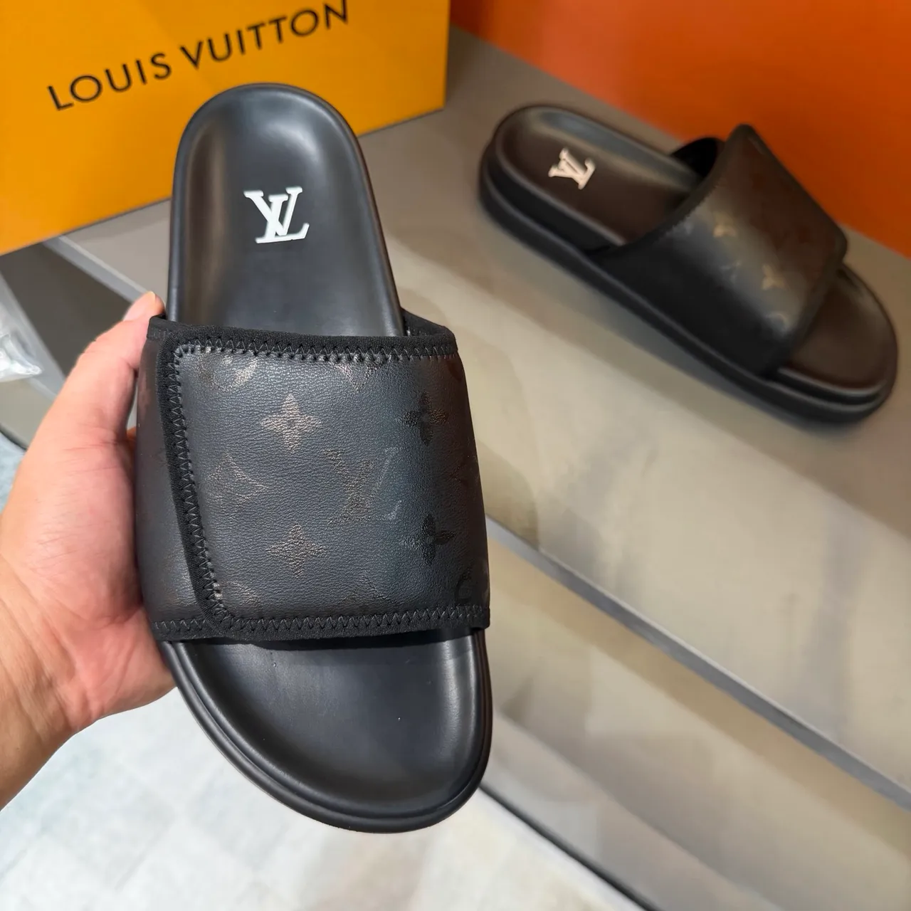 Gucci GG Marmont Slide Noir Beige Monogram Webbing Strap Molded Rubber Sole Slippers 9