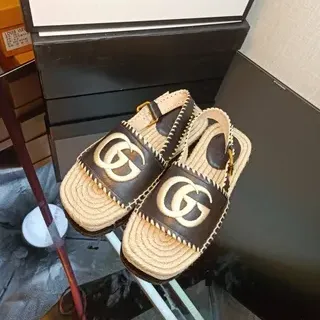 Gucci GG Marmont صندل كاجوال منسوج رافيا