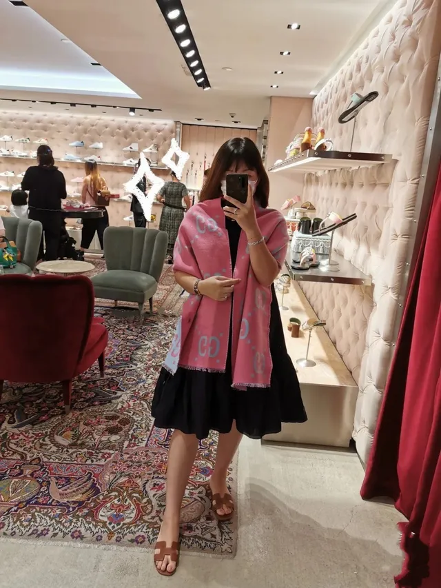 Écharpe en cachemire Gucci GG Monogram double face 3