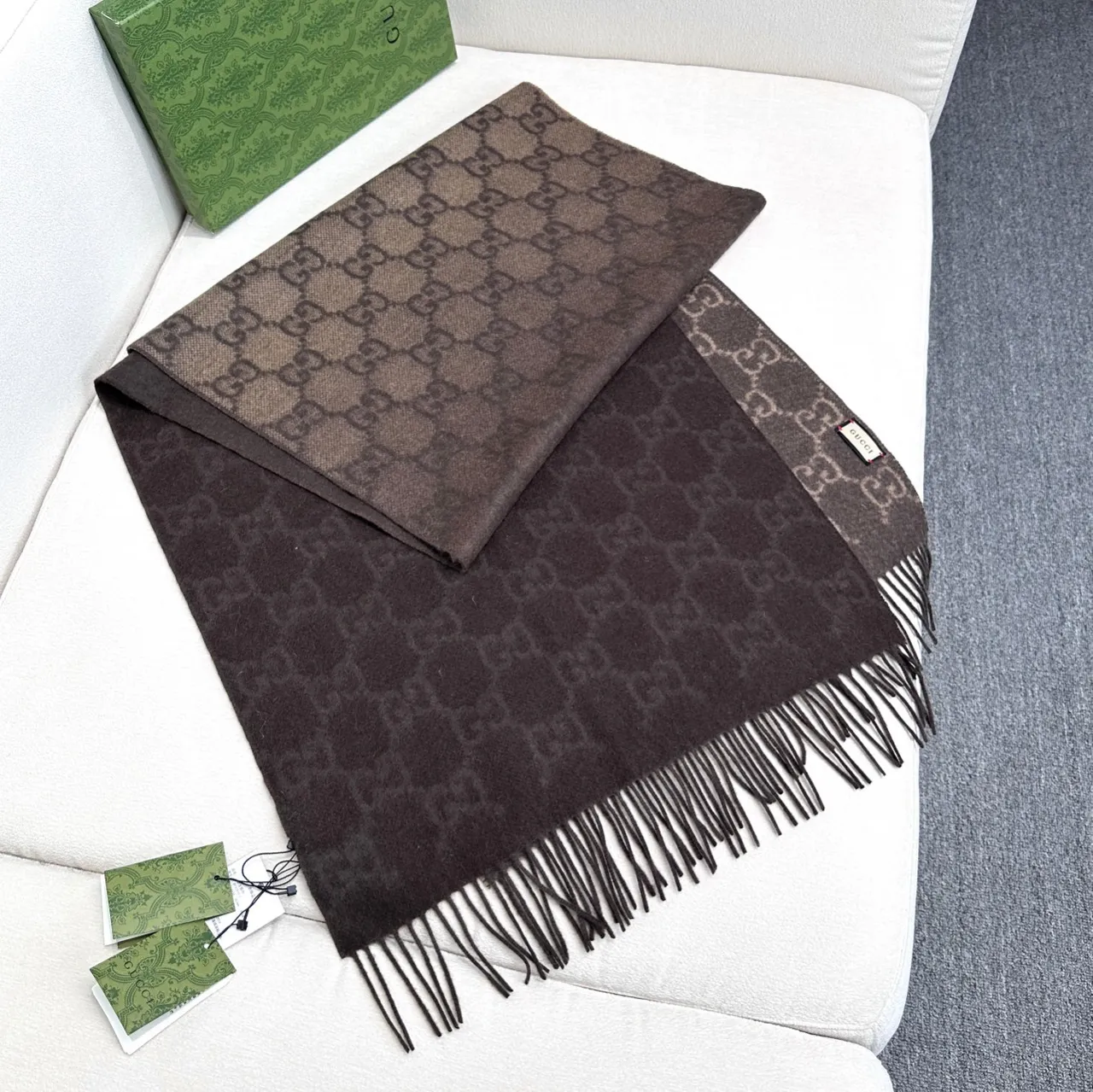 Gucci GG Monogram Bufanda de Cachemira con Flecos de Jacquard 8