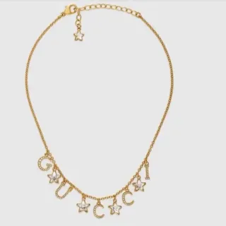 Gucci সোনালি স্বচ্ছ চেইন লটকানো অক্ষর চার্ম নেকলেস