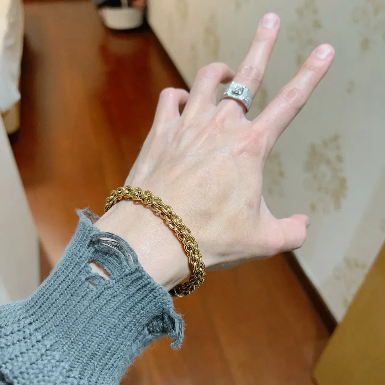 Gucci Bracelete Corrente Curb-Link Trançada Dourada Fecho Magnético Cilíndrico 2