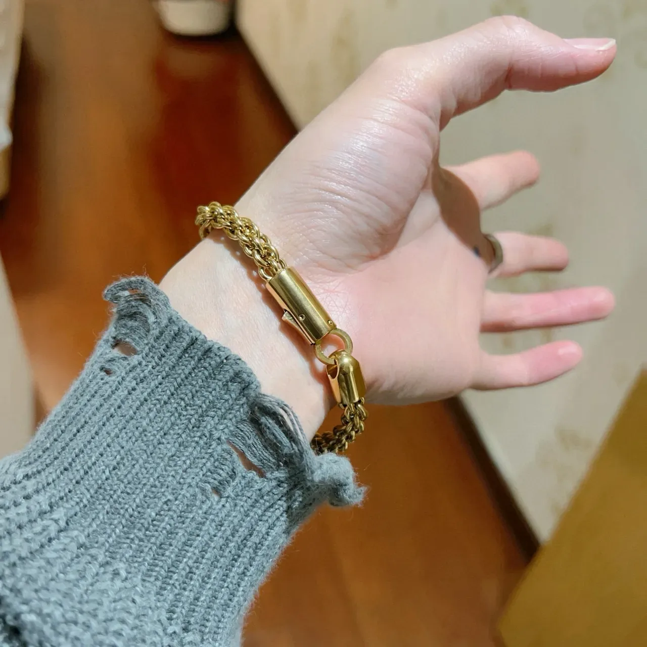 Gucci Bracelete Corrente Curb-Link Trançada Dourada Fecho Magnético Cilíndrico 7