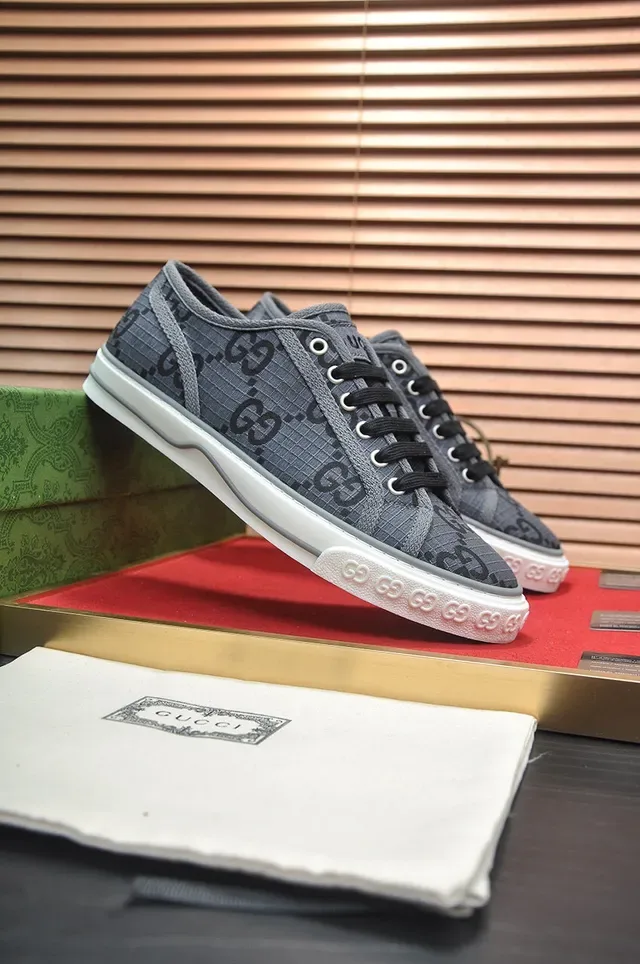Gucci Gris Blanco Monogram-Print Canvas Superior Suela Plana Goma Sneakers Lifestyle 3