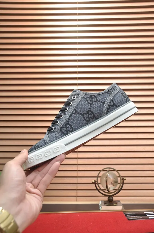 Gucci Gris Blanco Monogram-Print Canvas Superior Suela Plana Goma Sneakers Lifestyle 5