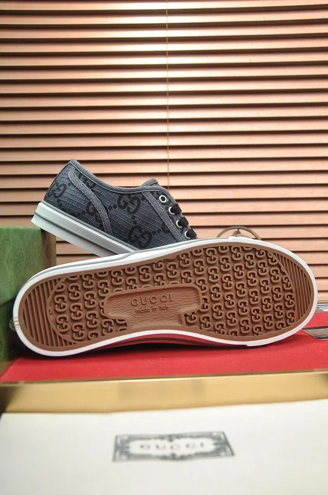 Gucci Gris Blanco Monogram-Print Canvas Superior Suela Plana Goma Sneakers Lifestyle 7
